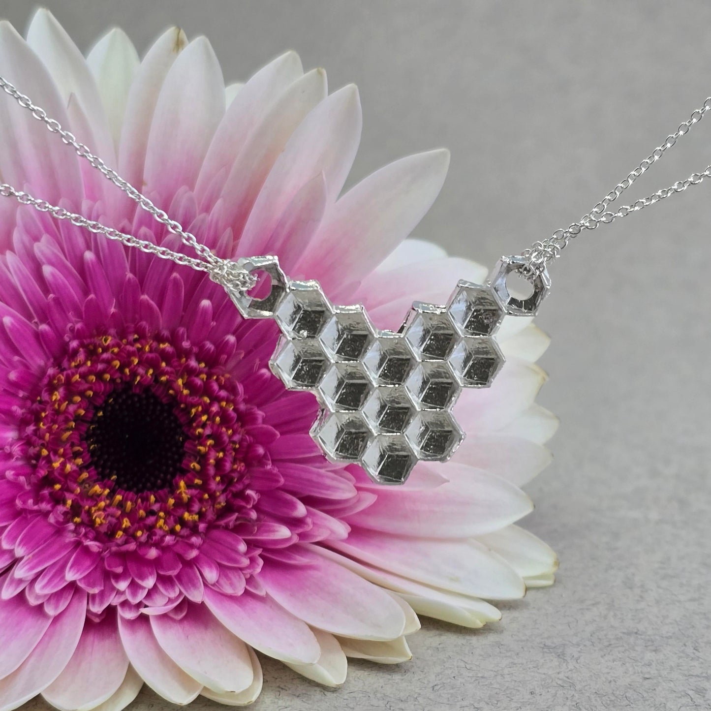 Meli XV Pendant
