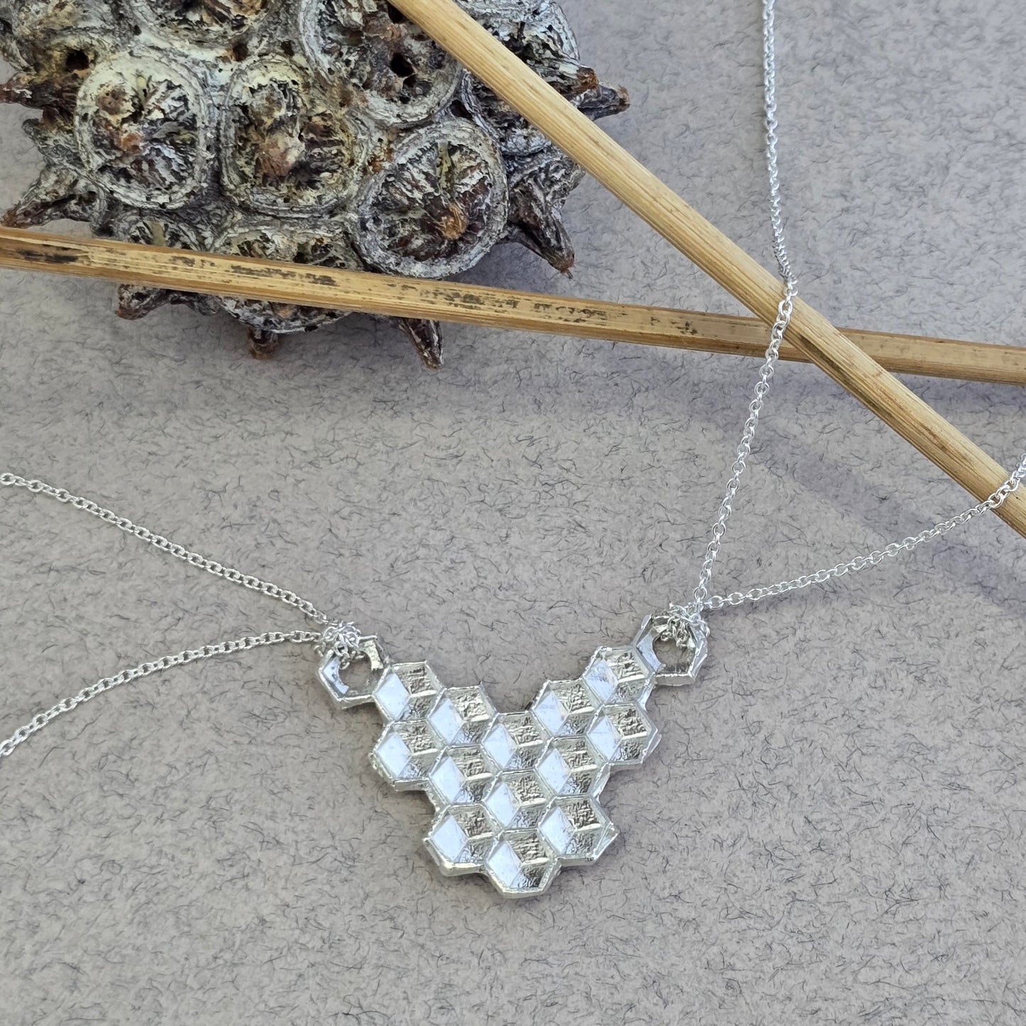Meli XV Pendant
